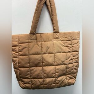 Gap tote